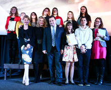 Общее фото с полуфиналистами, финалисткой Полиной Котовой и финалистом из Москвы Егором Малюгиным  